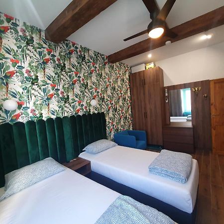 Luxurio Rooms With Baths 利沃诺 外观 照片