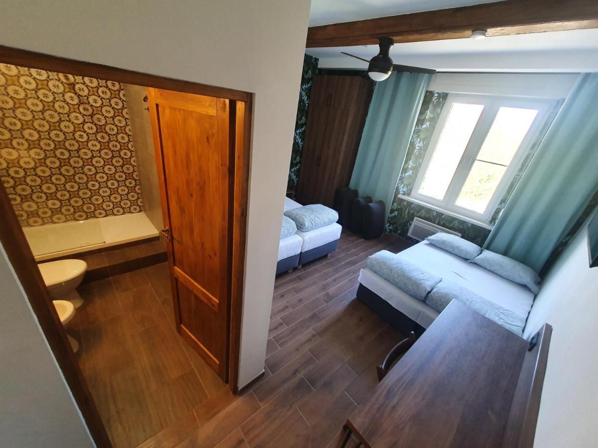 Luxurio Rooms With Baths 利沃诺 外观 照片